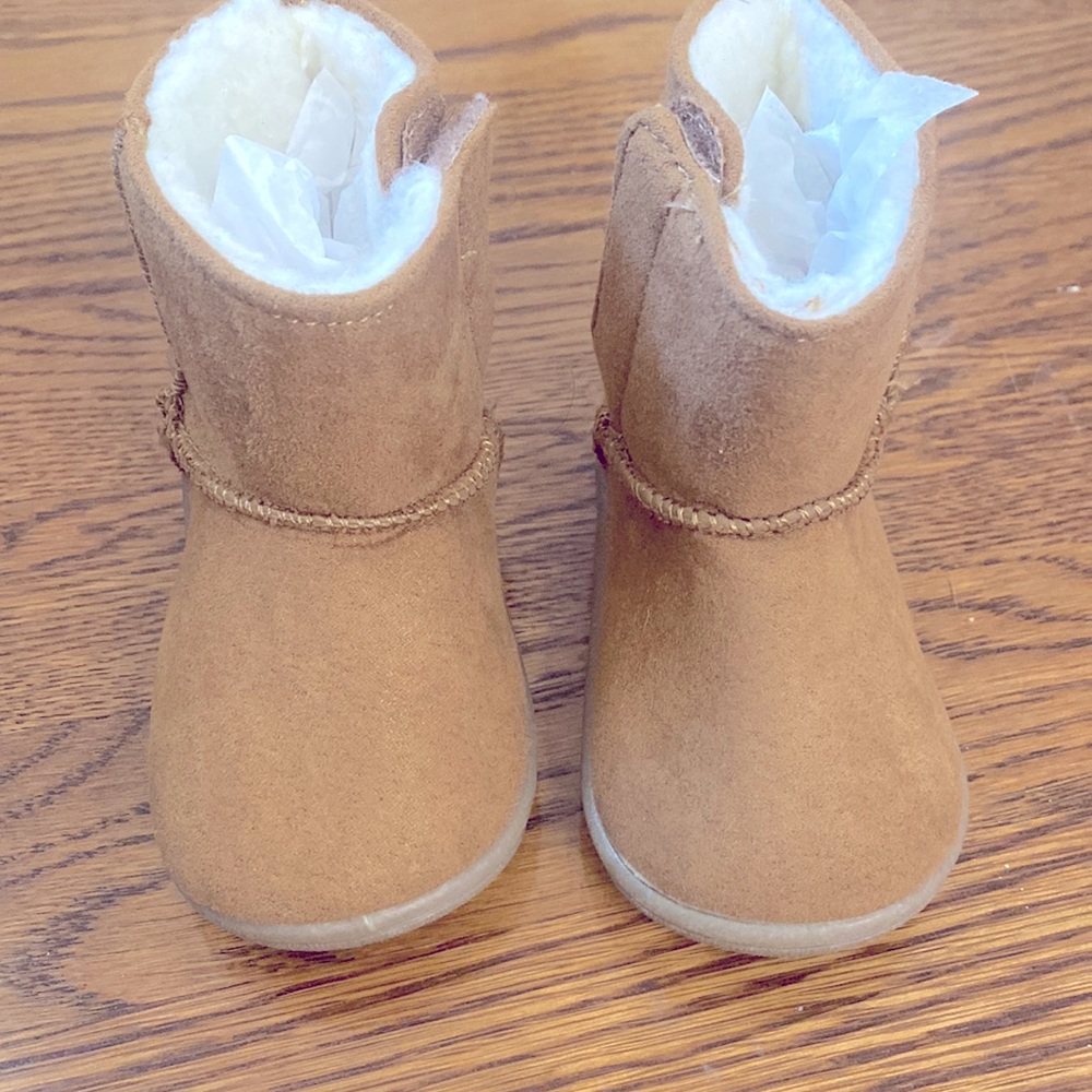 Baby girl Sherpa lined boots